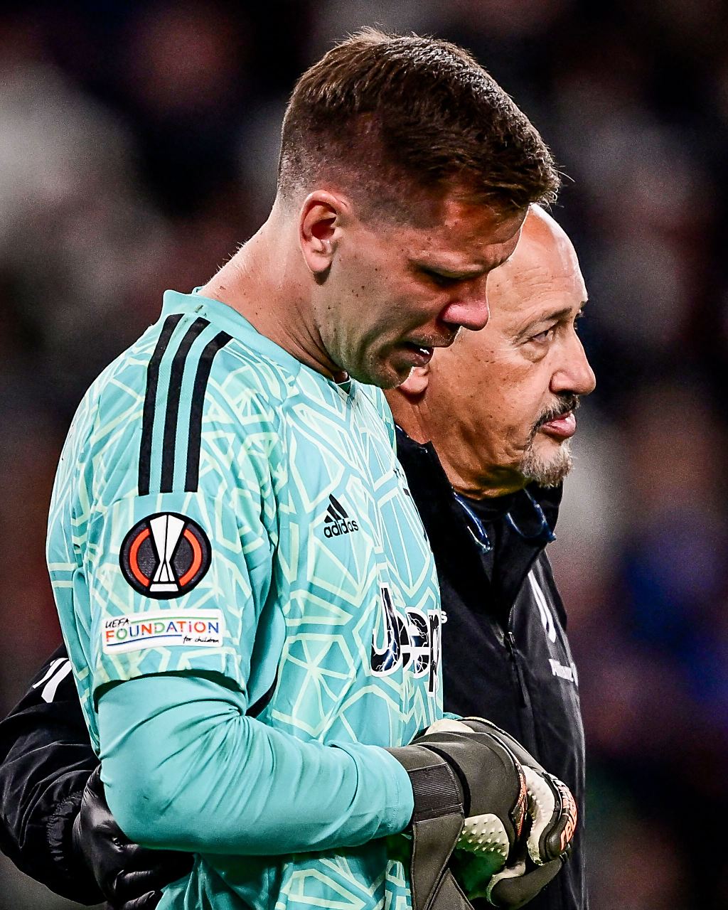 包含葡萄牙球员受伤,尤文图斯遭遇挫折备战下场比赛的词条 包含葡萄牙球员受伤,尤文图斯遭遇挫折备战下场比赛的词条