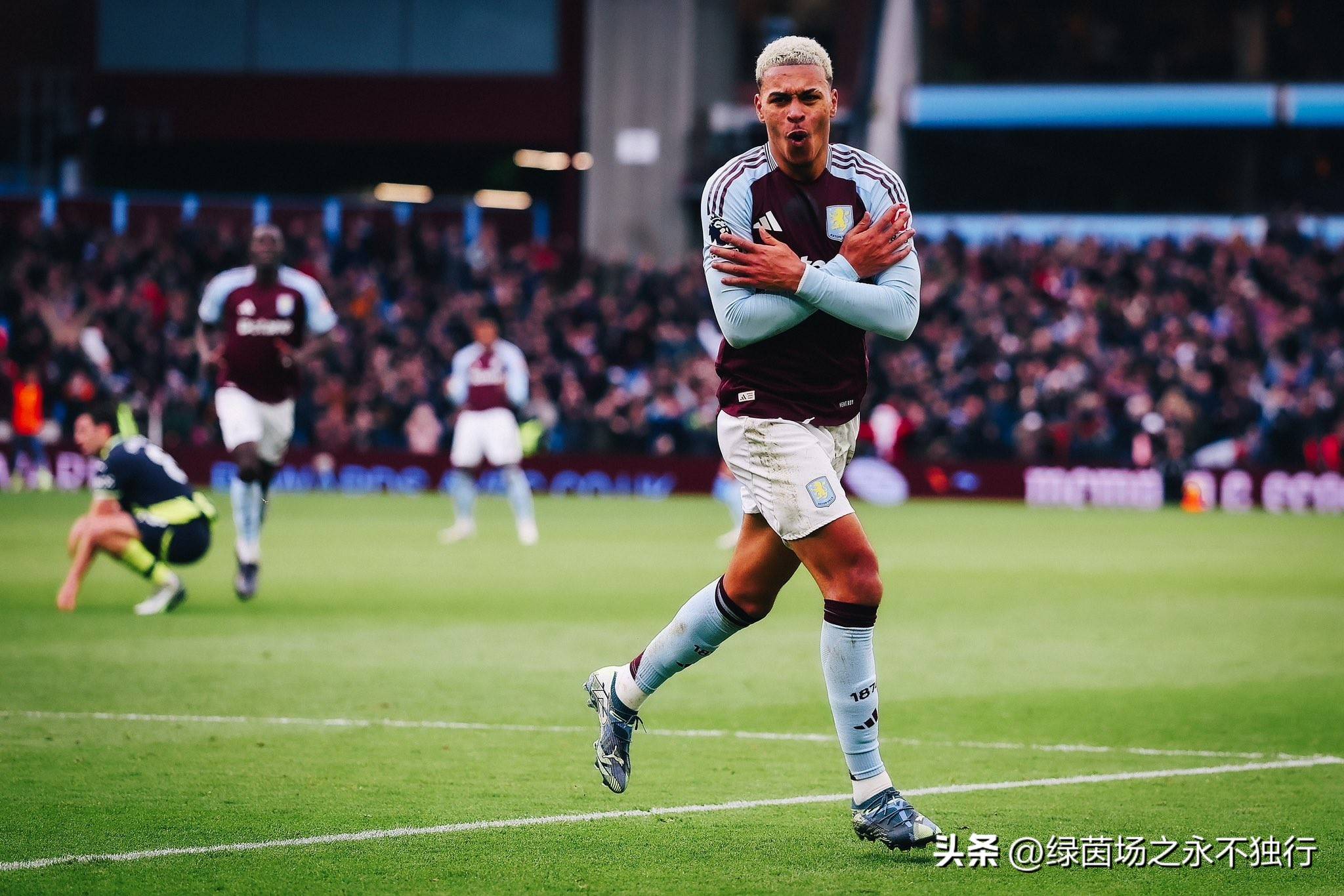 热刺中场低迷引发球迷忧虑,需进攻线提升士气的简单介绍 热刺中场低迷引发球迷忧虑,需进攻线提升士气的简单介绍