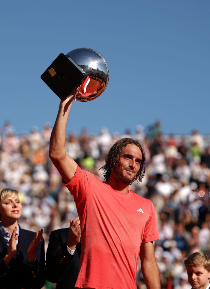 澳网完胜戴维斯杯,西西帕斯关键制胜 澳网完胜戴维斯杯,西西帕斯关键制胜