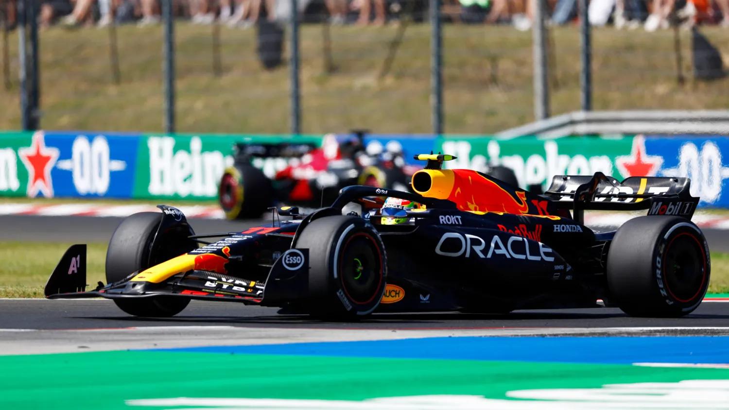 包含红牛车队绝杀索伯车队，佩雷兹扛起全队的词条