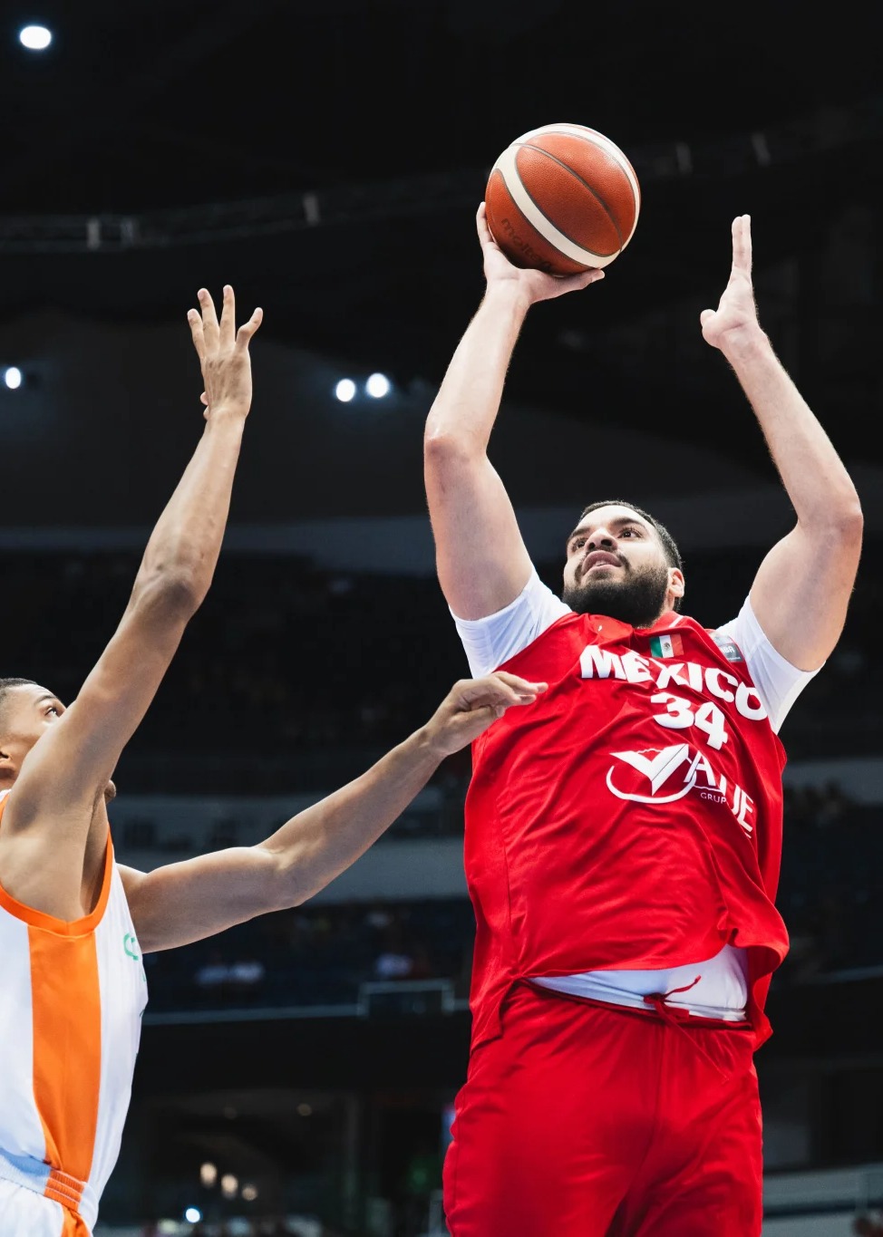 包含墨西哥男篮强势意大利男篮，瓦兰丘纳斯打破历史纪录的词条