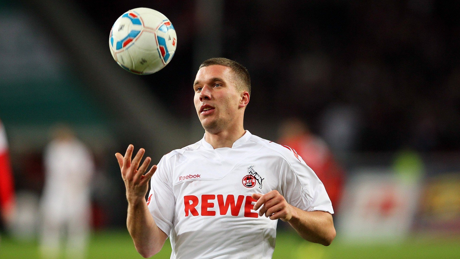 跨越时空的绿茵对决，当上海队鏖战凯尔特人，美加墨世界杯的东方回响