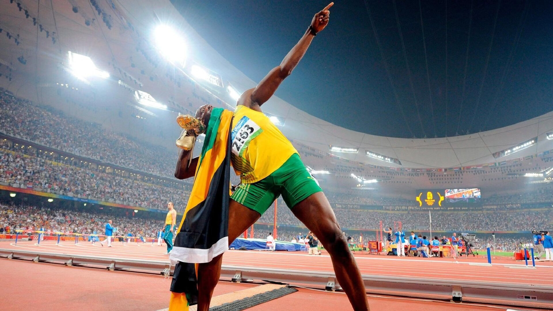 雄鹿强压国王，爱德华兹统治全场，新一代王者的加冕之战